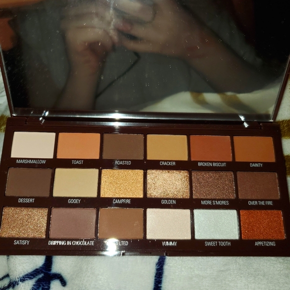 I Heart Revolution Eye Shadow Makeup Palette ( S'mores EDITION) Brand New. - Picture 2 of 7